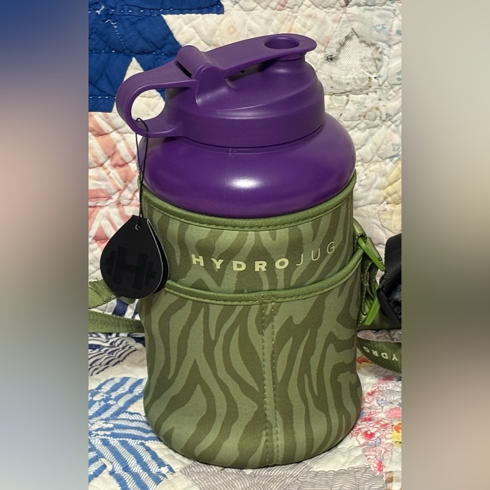 NWT Large HydroJug Purple Water Bottle with Olive Green Zebra Neoprene Sleeve